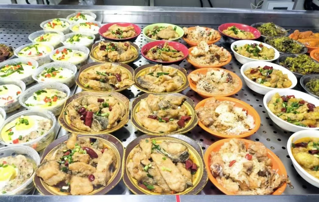 富士康管理处餐饮服务部举办2025年度食品安全月总结表彰大会